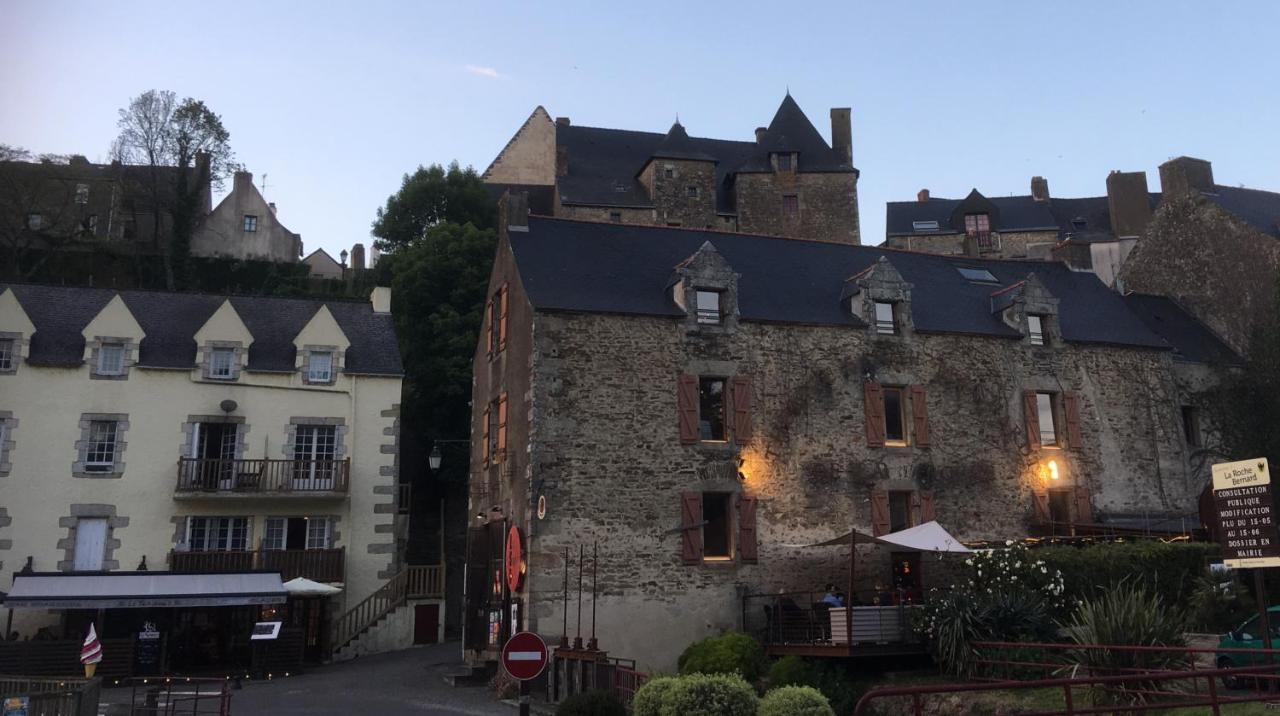 Aux Petits Bonheurs, Gites Culturel A La Roche Bernard Férel Exterior foto